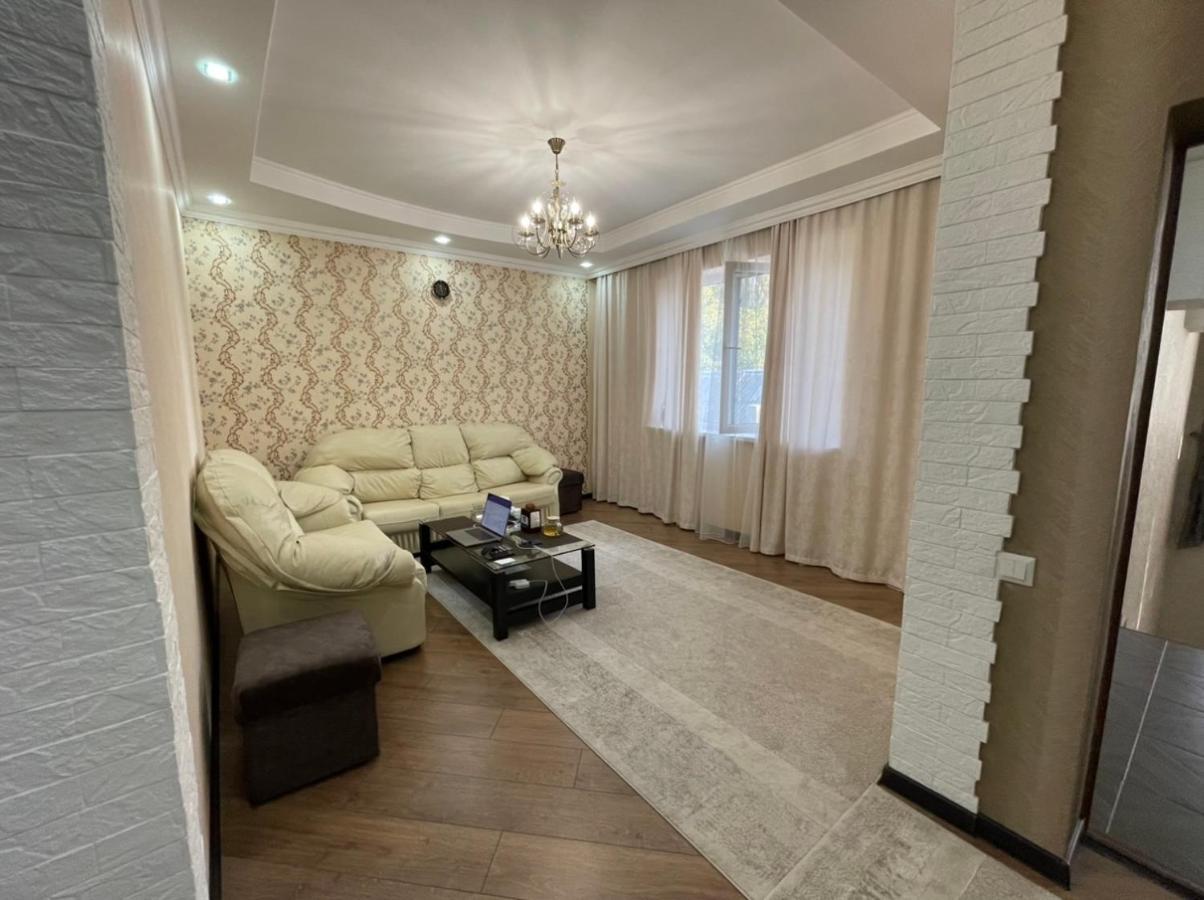 Роща 7 Hotel Бишкек Екстериор снимка